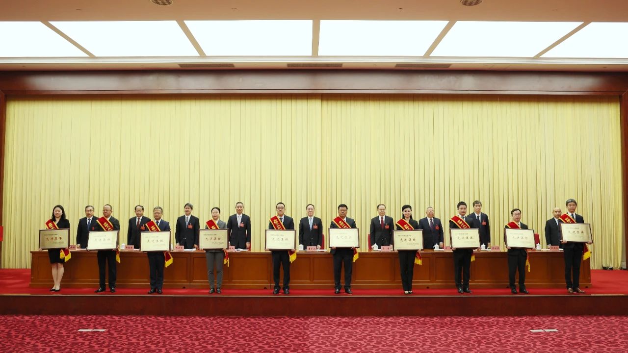 680f16cb8d184.jpg 3.jpg